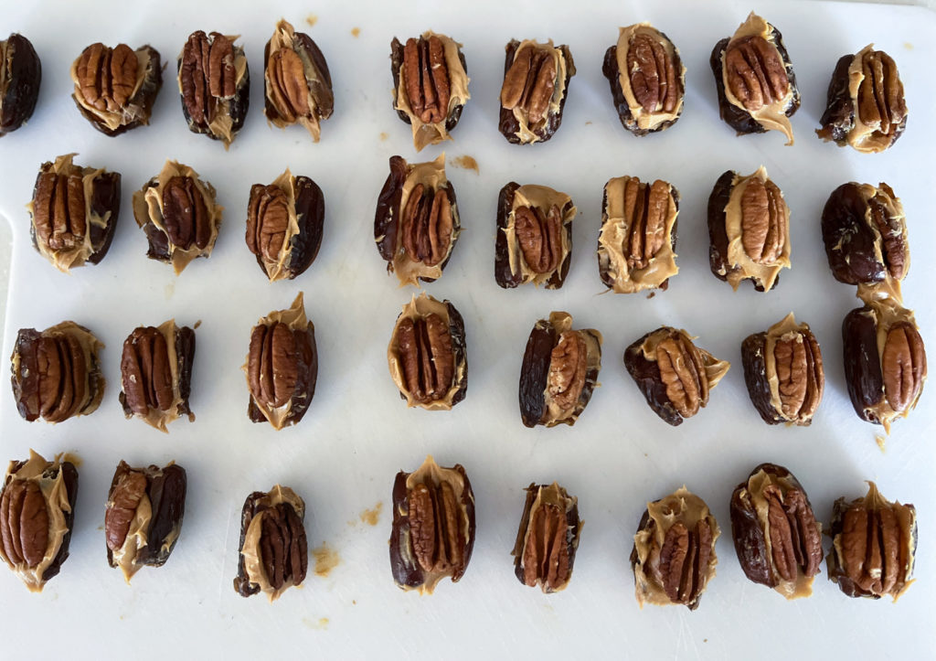 Should Medjool Dates Be A Part Of Your Postpartum Diet?