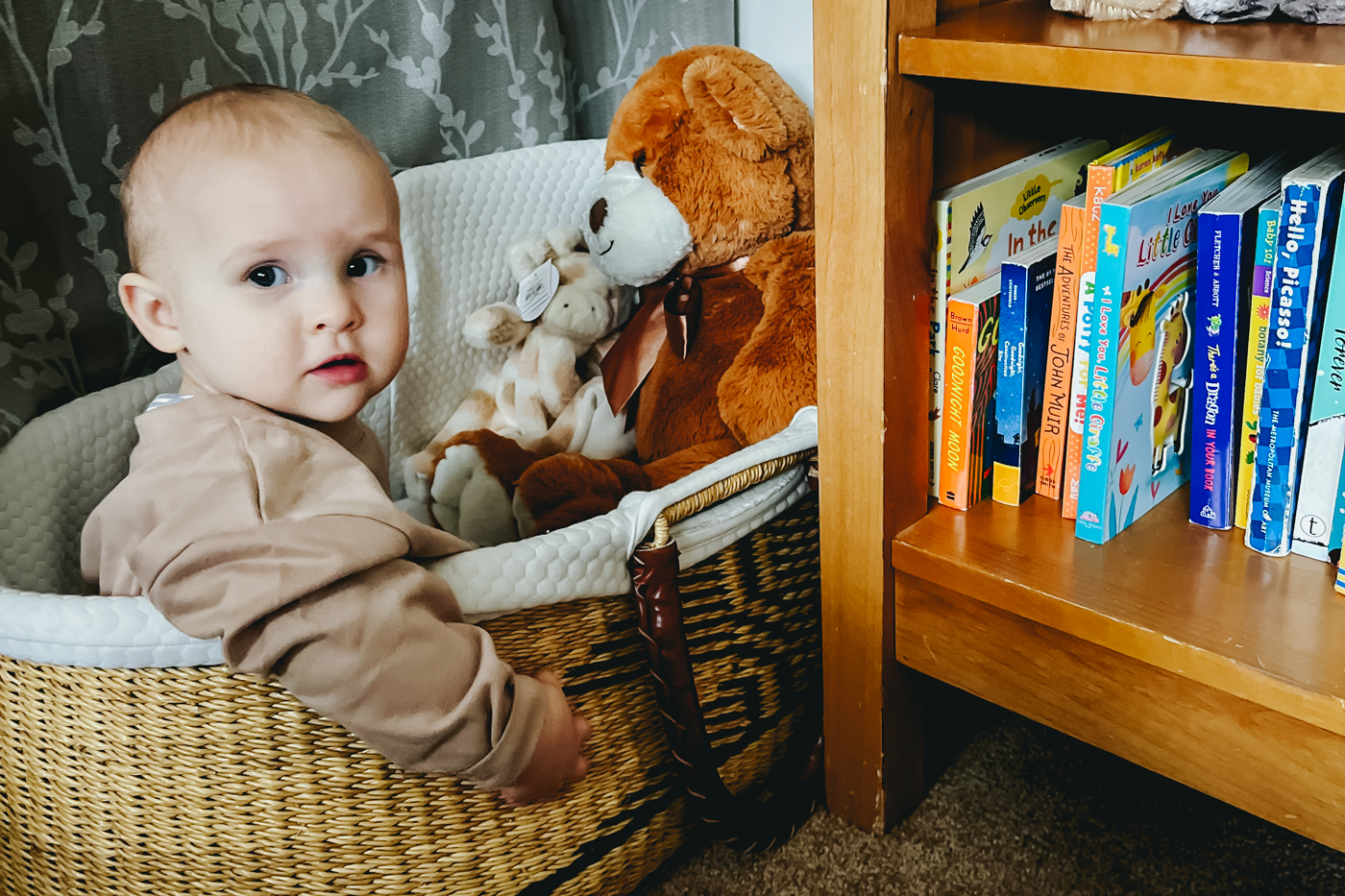 reading baby books are a way to bond with your baby